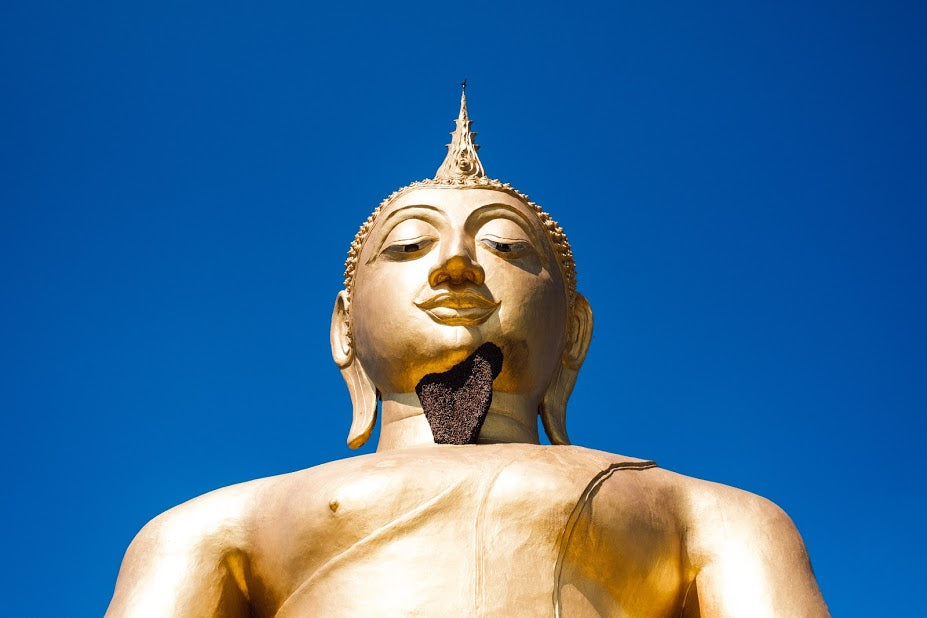 giant golden buddha
