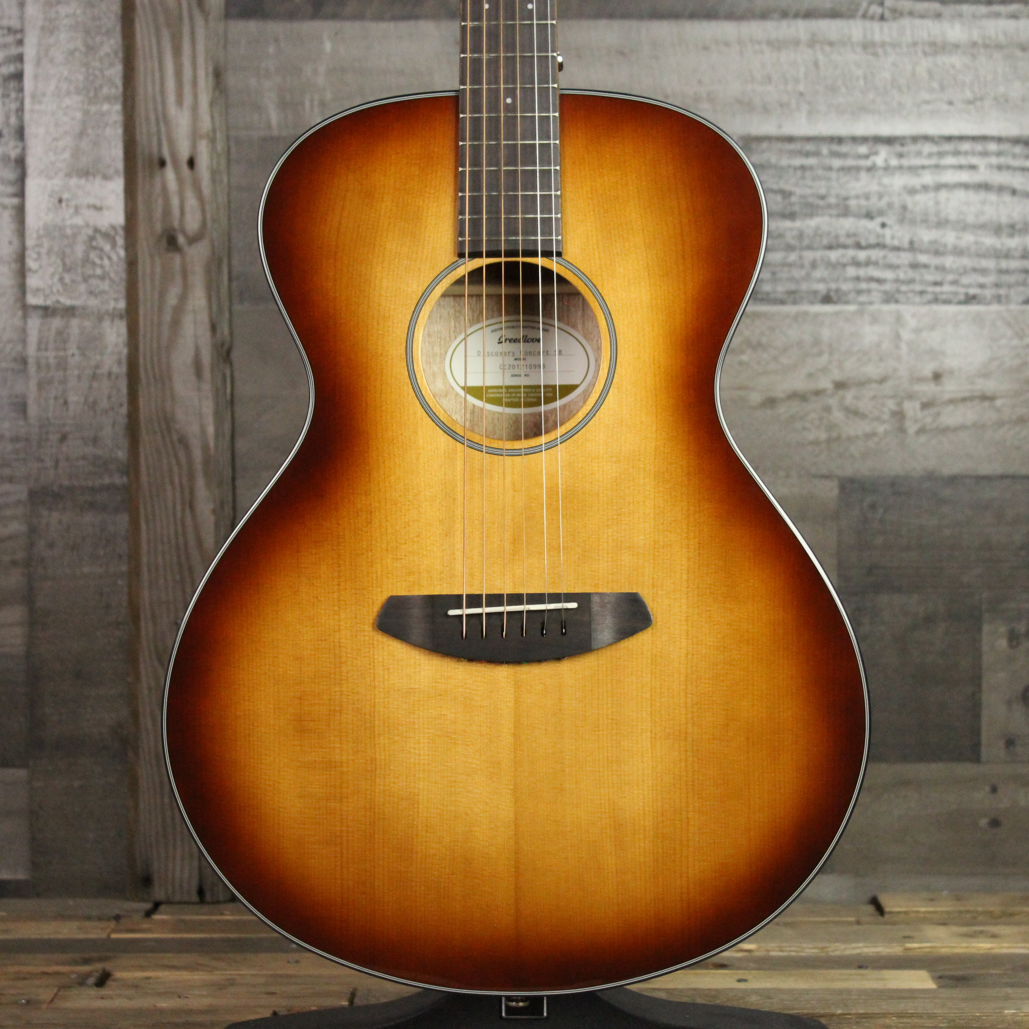 Breedlove Discovery Concert Sunburst Five Star Guitars