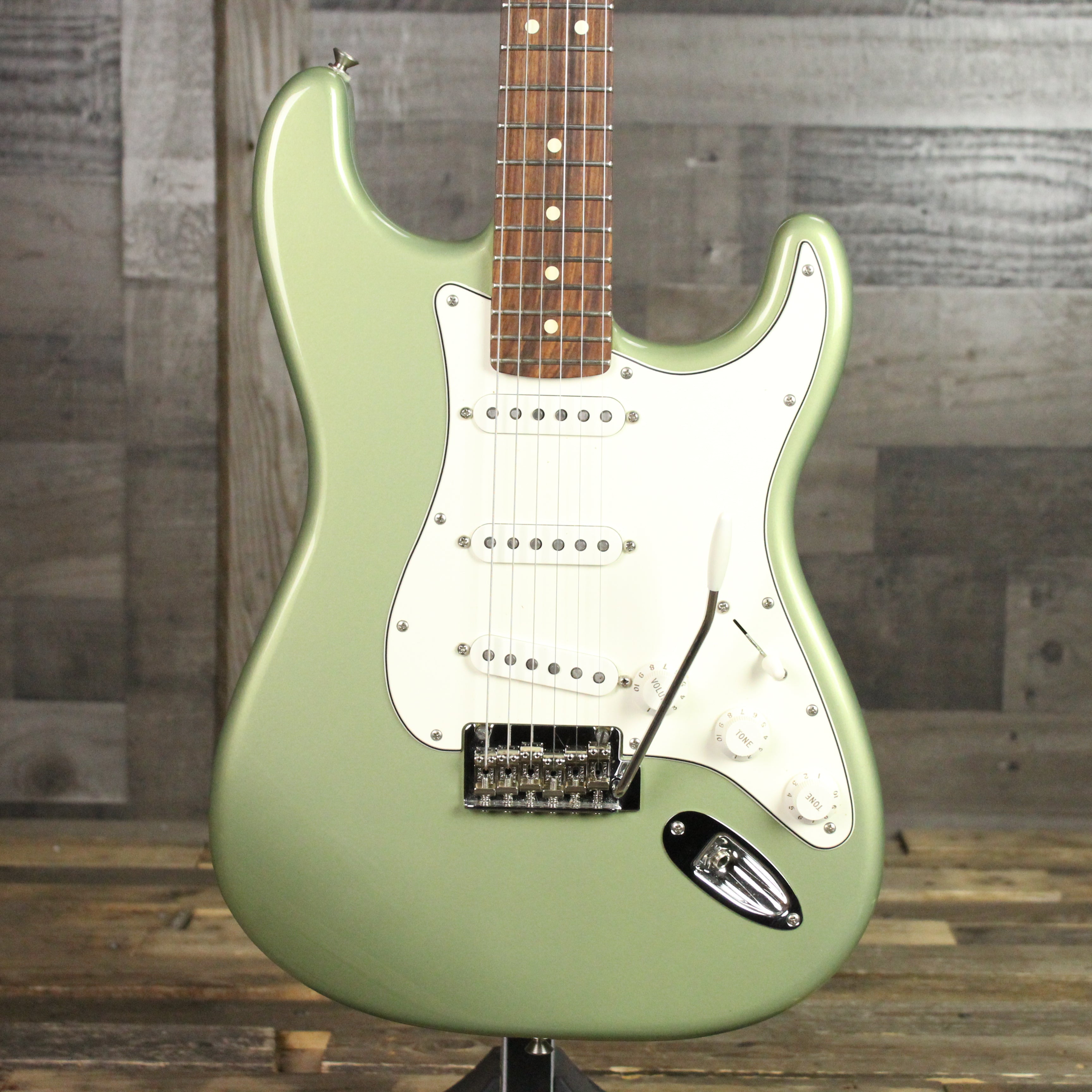 fender stratocaster player sage green