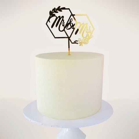 Le Smooth Buttercream Cake With Mr & Mrs Topper