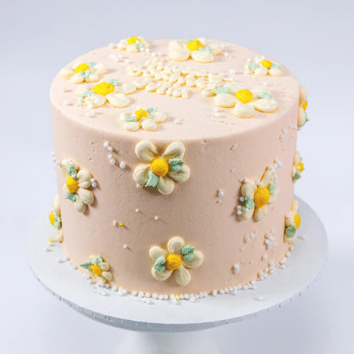Vanilla cakes are a timeless favourite for kids’ birthday parties.