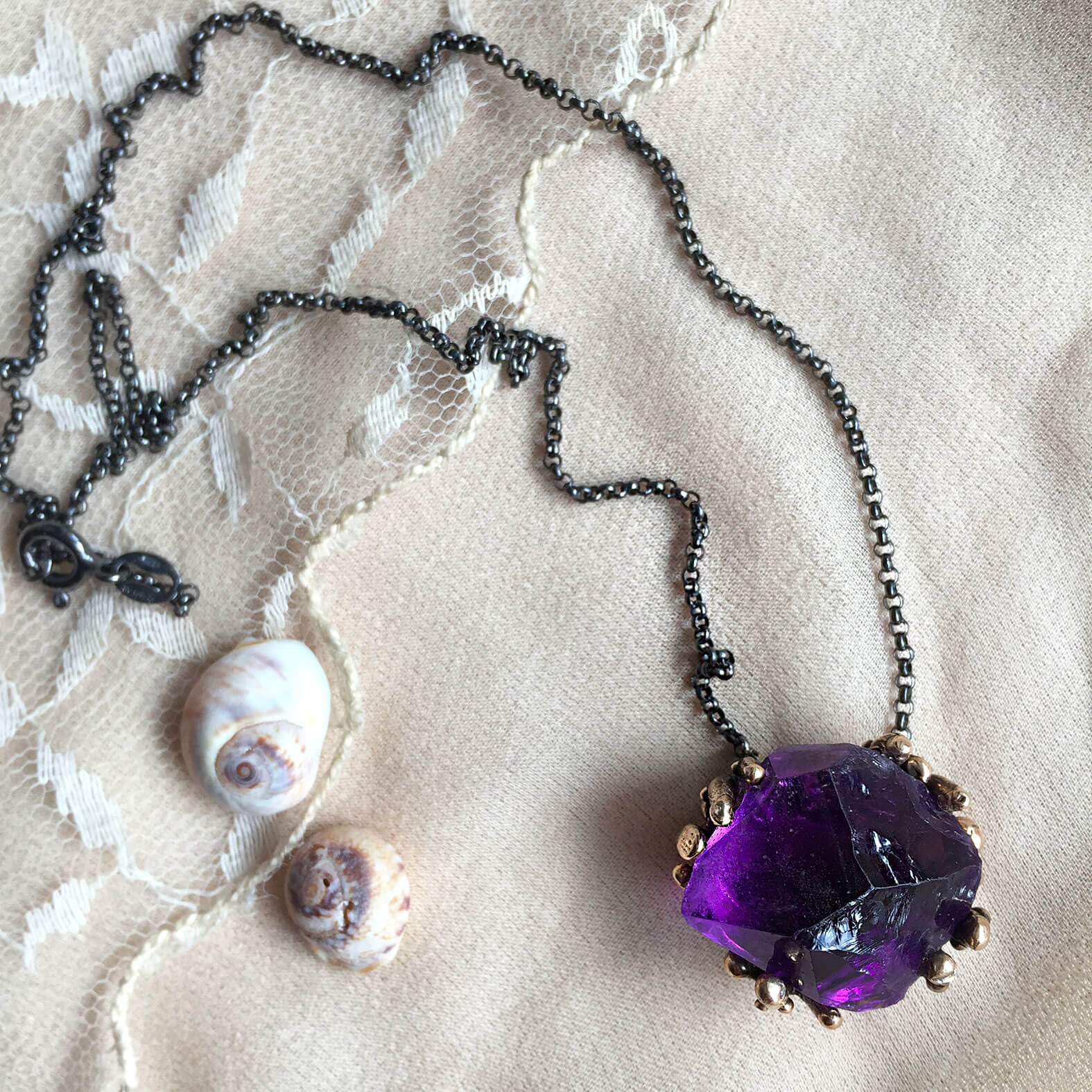 Healing Crystal necklace with top Quaity Amethyst to manifest intuition