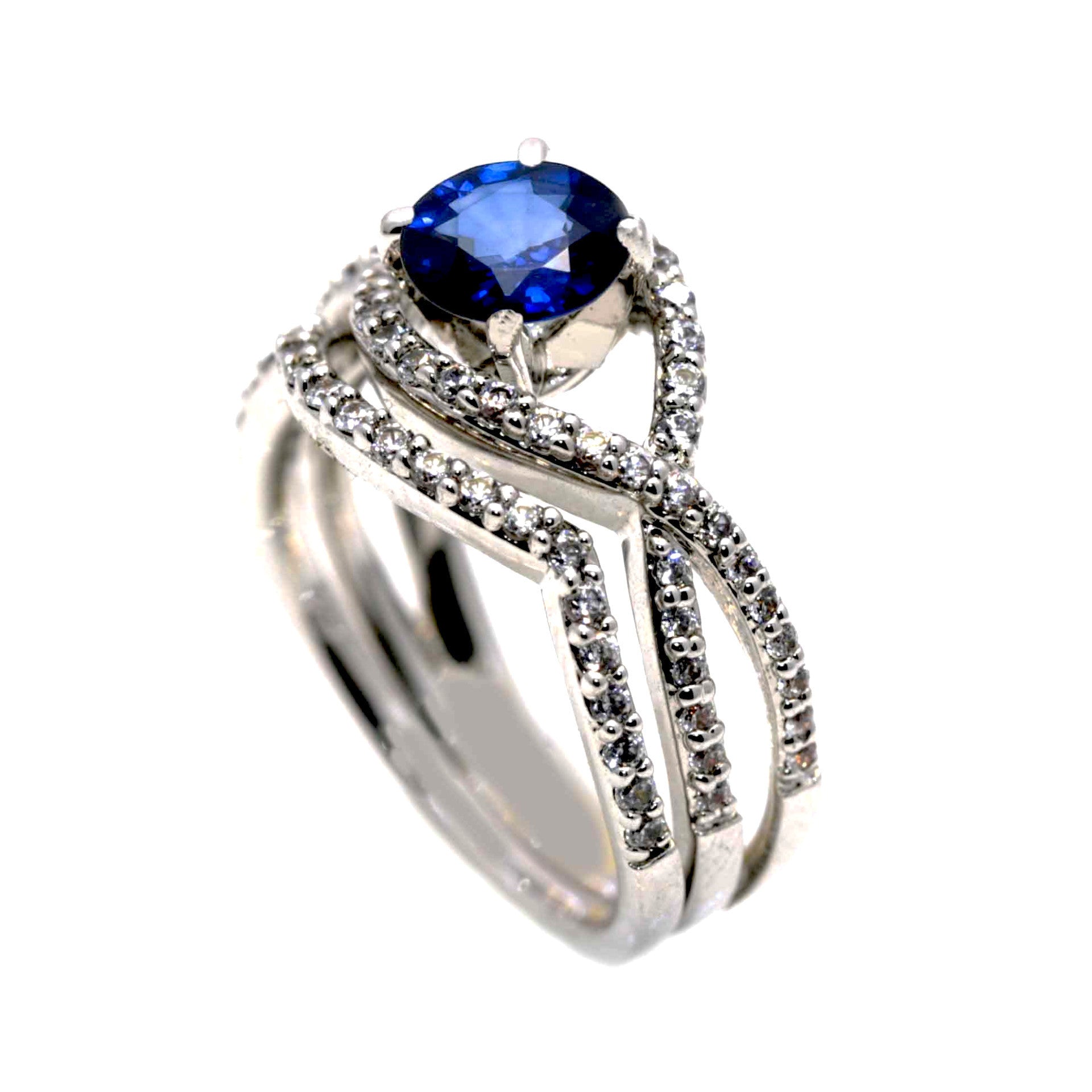 blue sapphire and diamond ring