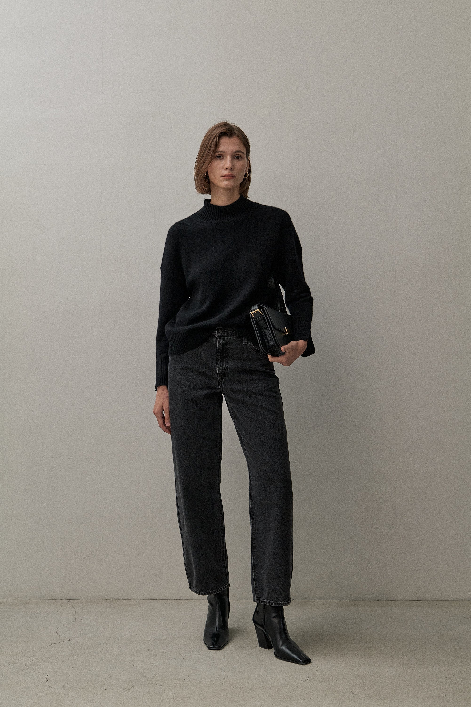 THE MOCK NECK - LUNAR – THE CURATED