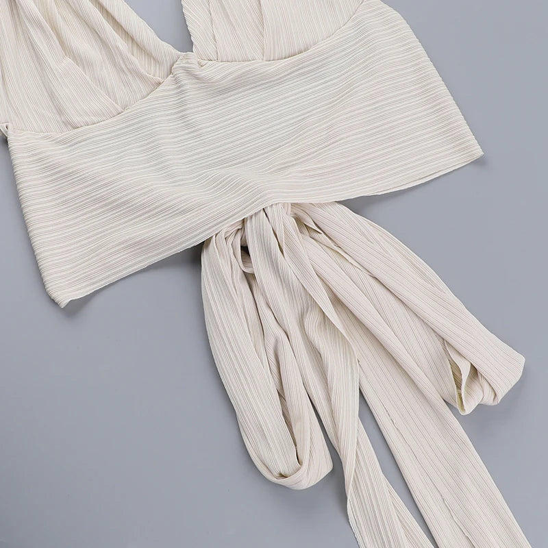 Elegant Summer Dress with Sweet Metal Accent and Halter Neck - Image 4