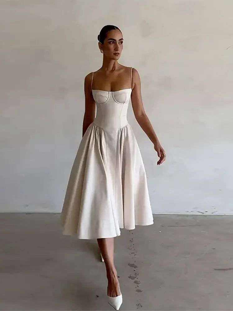 Chic Off-Shoulder Pleated Maxi Dress for Summer Vacations - Image 4