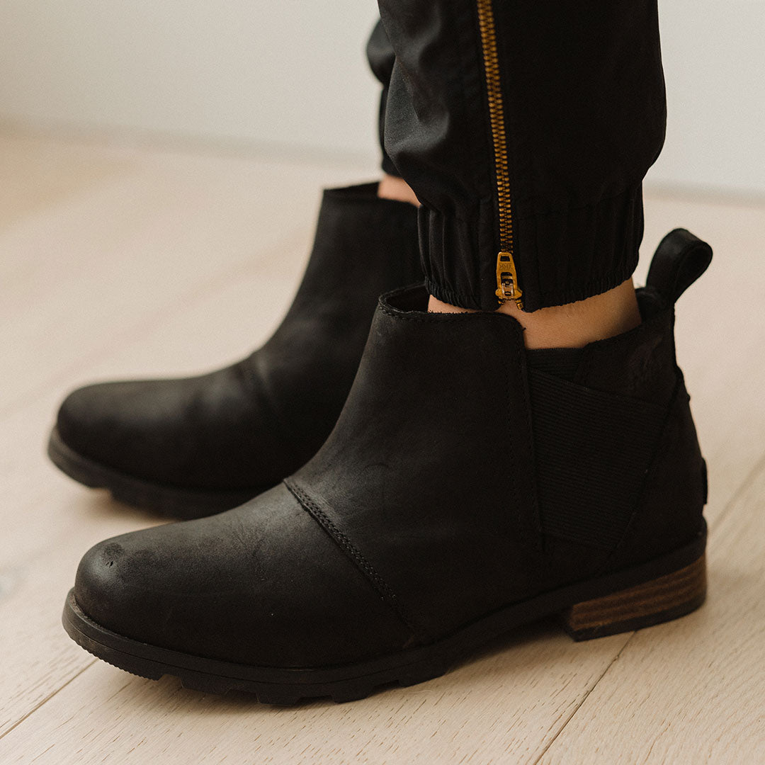 sorel emelie chelsea waterproof boots