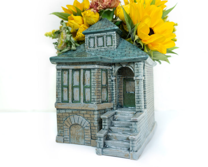 Ceramic bungalow planter - gifts for old house enthusiast