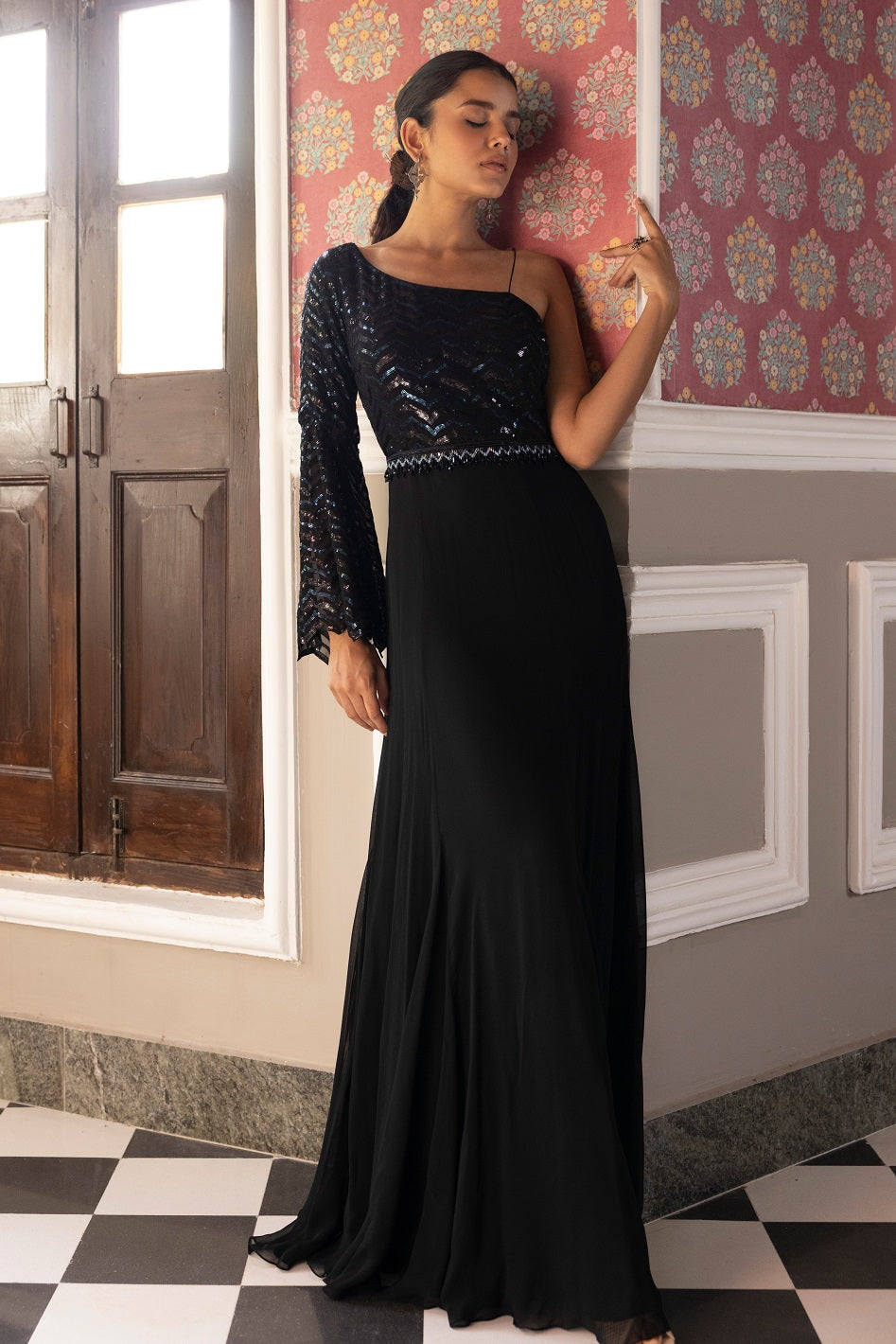 Beautiful Black Indo-western Georgette Gown | Designer party wear dresses,  Indian wedding outfits, Indian gowns dresses