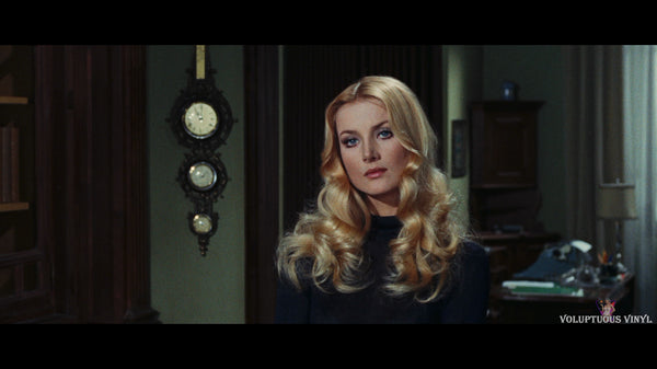 Barbara Bouchet in Amuck