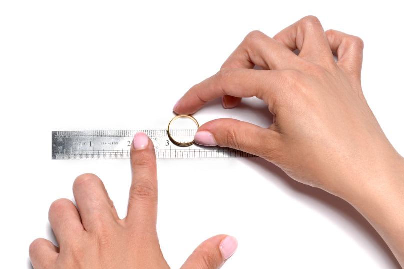 Measure your ring size at home - with a ruler!