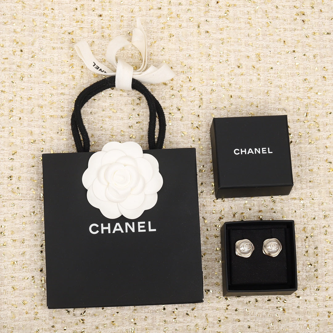 cha camellia double c earnail eha753