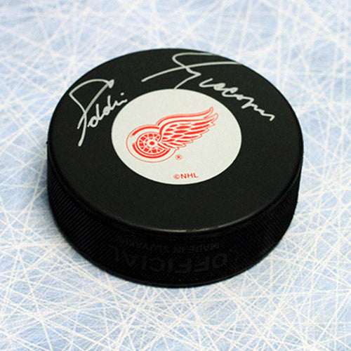  Ed Giacomin Detroit Red Wings Autographed Hockey Puck 