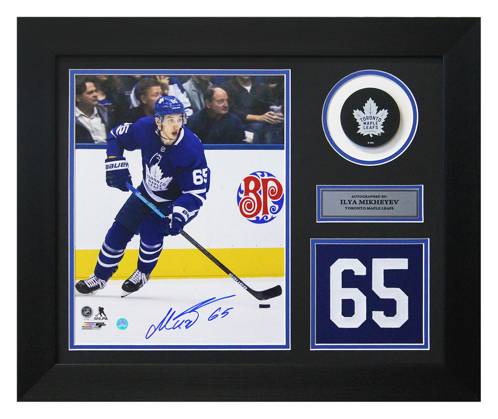 AJ Sports  Mats Sundin Signed Toronto Maple Leafs Puck Display 26x32 Frame