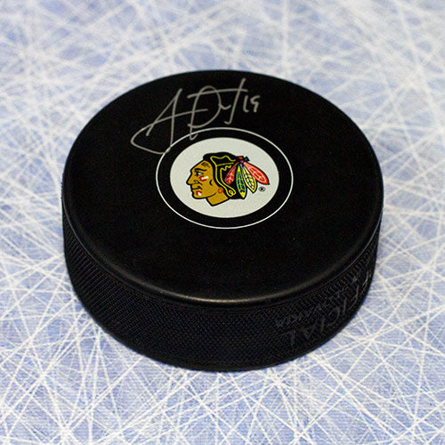  Jonathan Toews Chicago Blackhawks Autographed Hockey Puck 