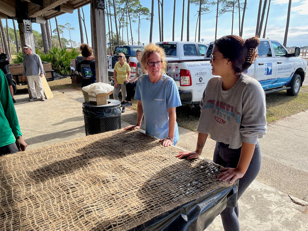 Islanders Staff and Owners Volunteering