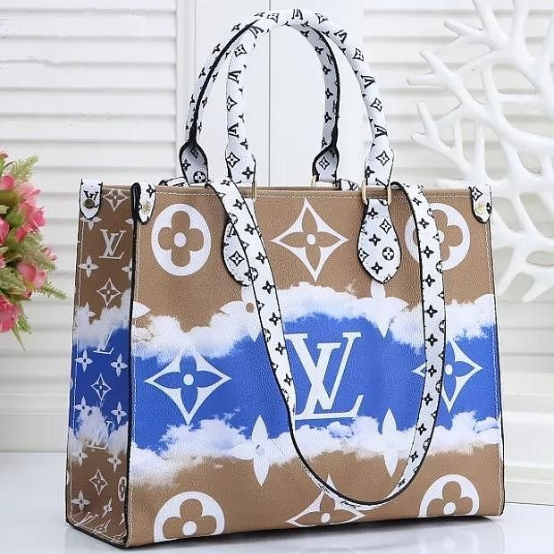 Louis Vuitton Lv Summer Gradual Tie Dye Printing Big Print Hand Bag