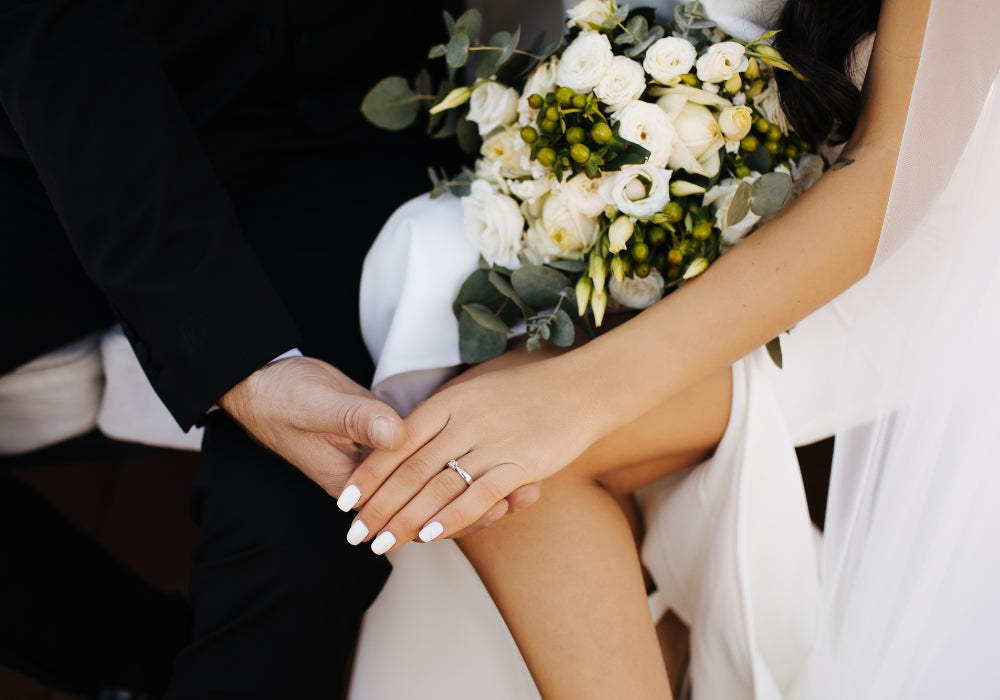 Alliance, bague de fiançailles… dans quel ordre les porter ?