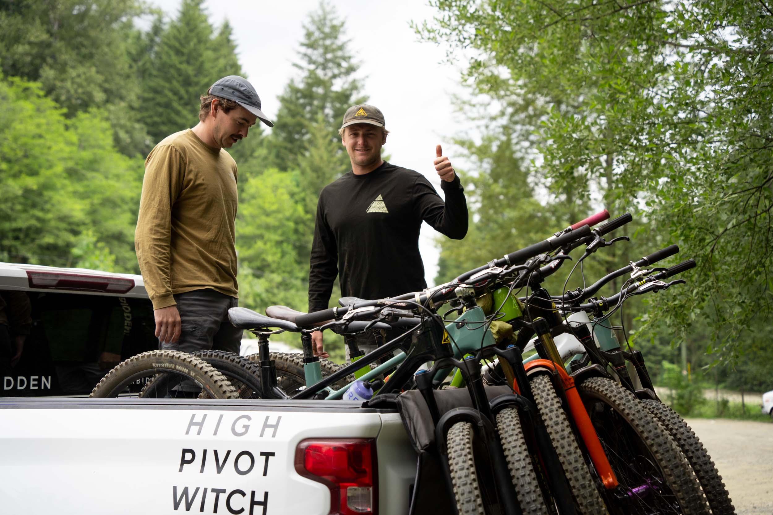 Bike Design Engineer Ollie Blight (left) and Culture and Brand Specialist Stéphane Pelletier