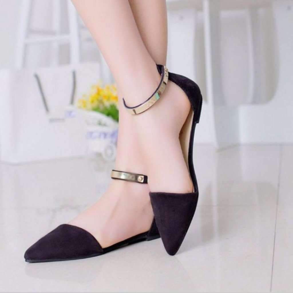 sandals with pointed toe