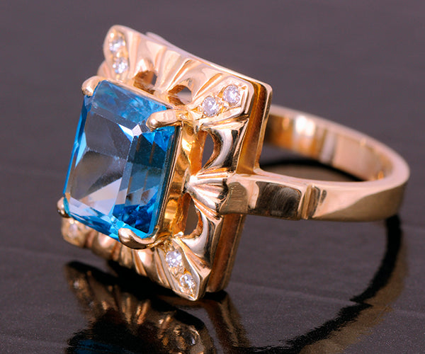 Custom Jewelry vs. Ready-to-Wear