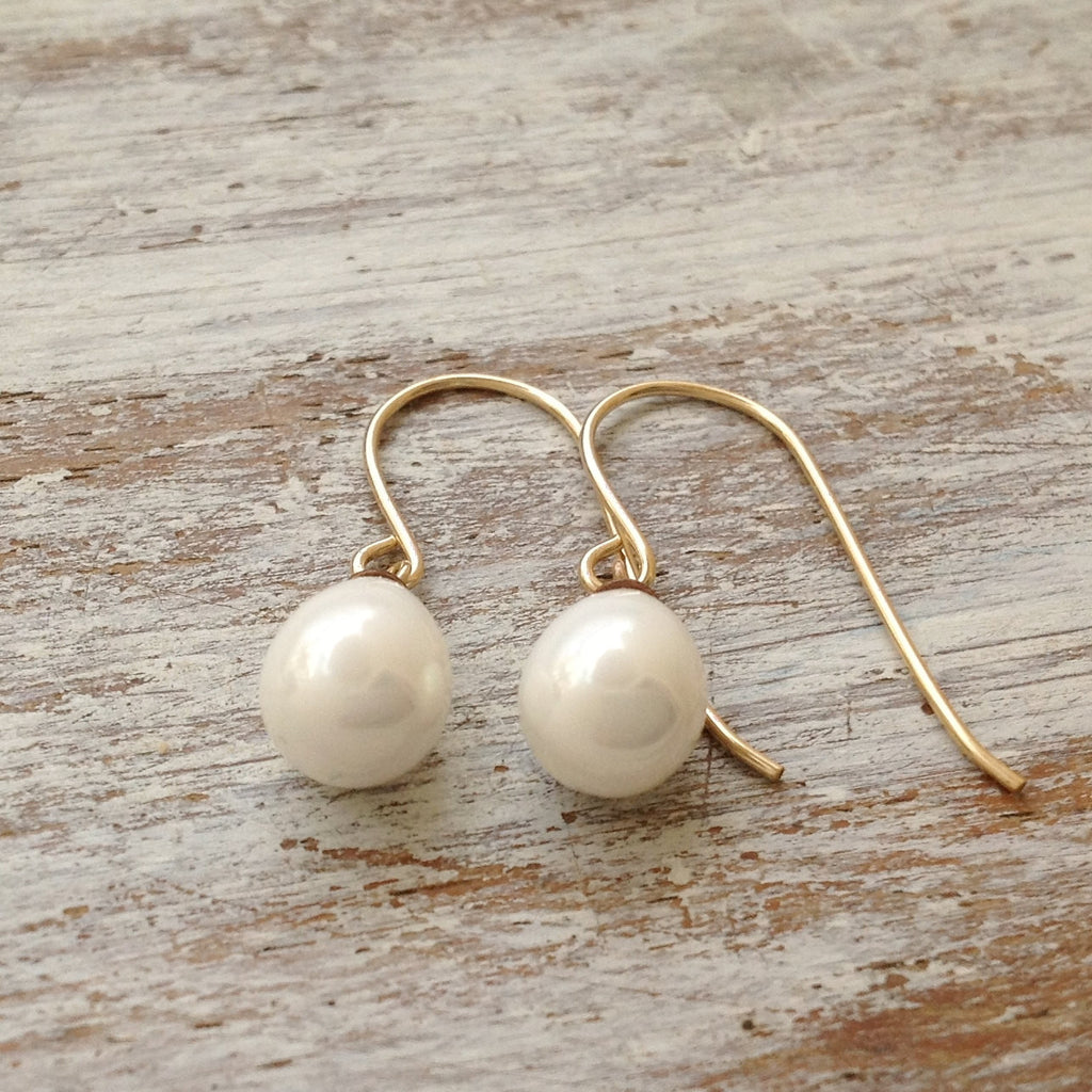 White teardrop pearl drop Gold earrings, Pearl earrings – Avnis