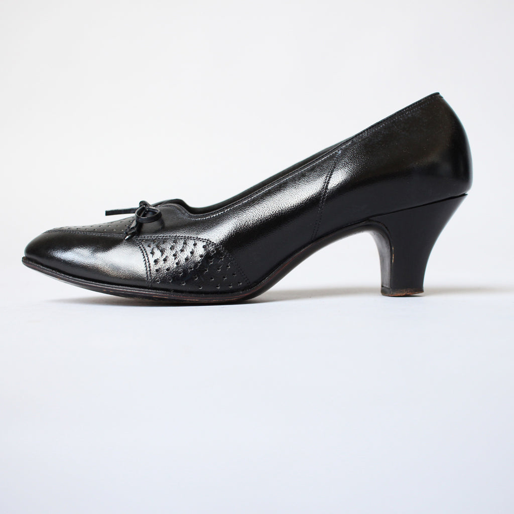Black 1930s Perforated Heeled Flats with Bow | Muse
