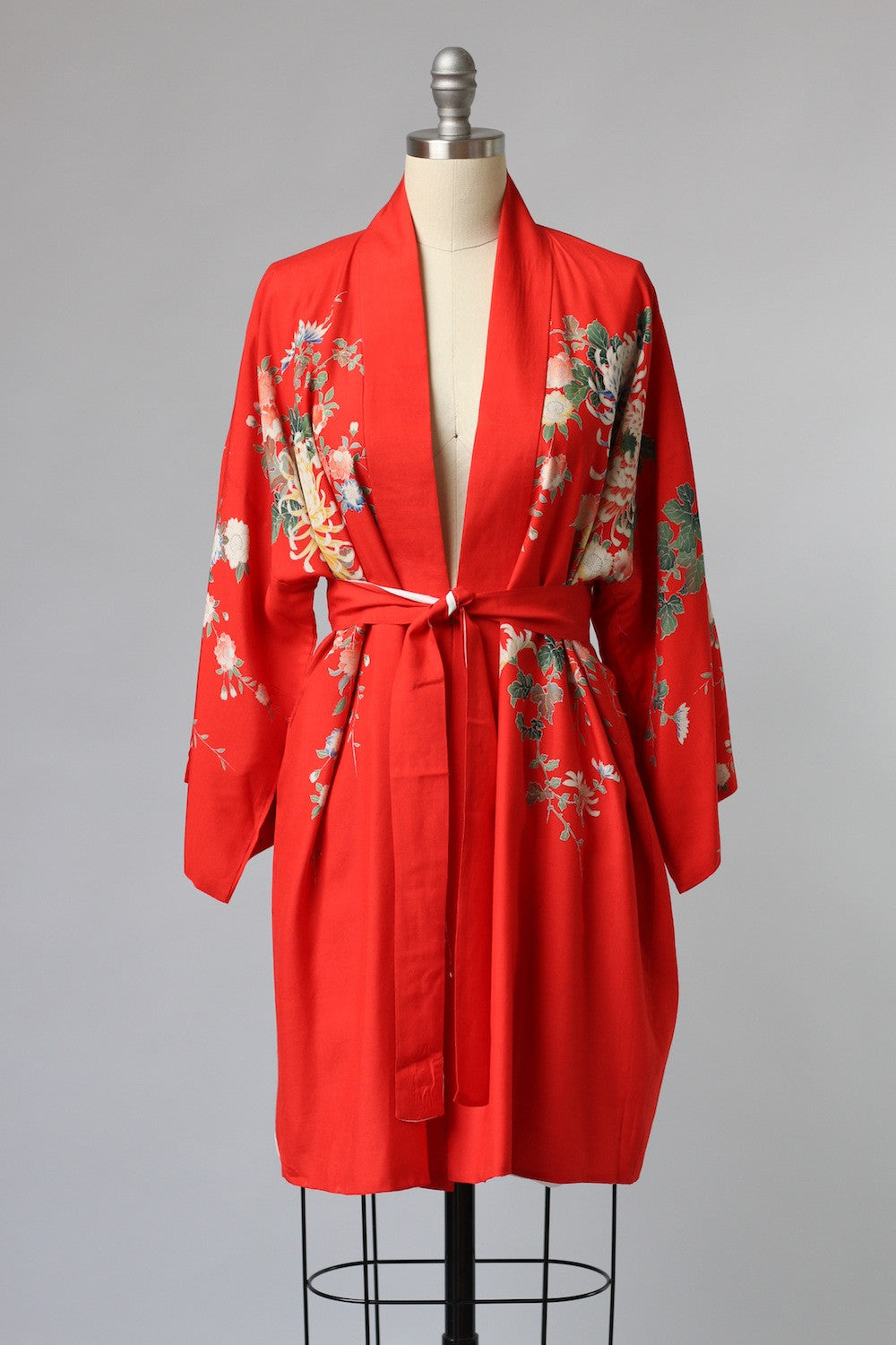 1940s Red Japanese Silk Robe with Edo Period Block Print – The Vintage Net