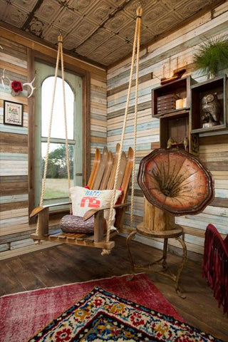 Using recycled vintage skis as decor for your winter lodge