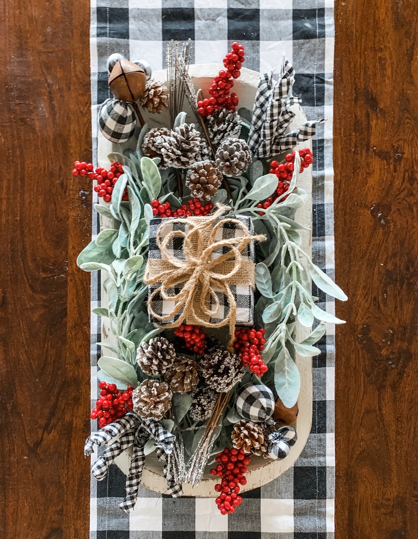 Christmas dough bowl centerpiece idea