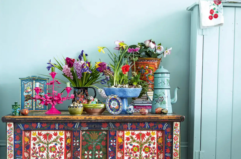 Decorating cabinets and drawers with spring flowers