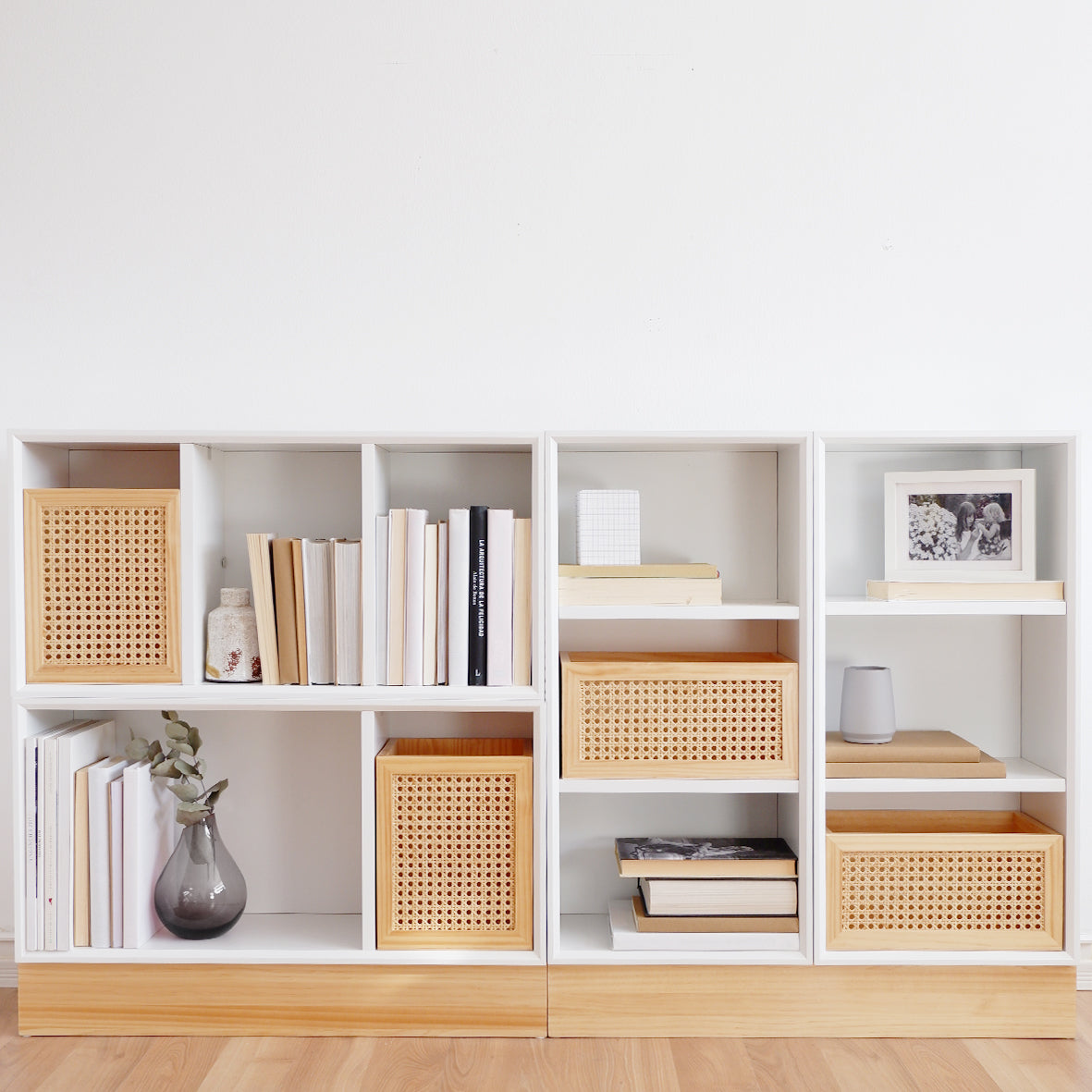 Estanterías para organizar una librería en el salón – Slowdeco