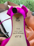 sarah jessica parker shoe signed