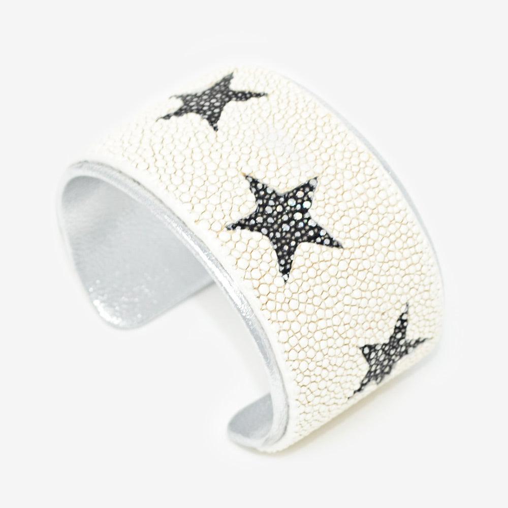 1.5" White Stingray with Gunmetal Inlaid Stingray Stars