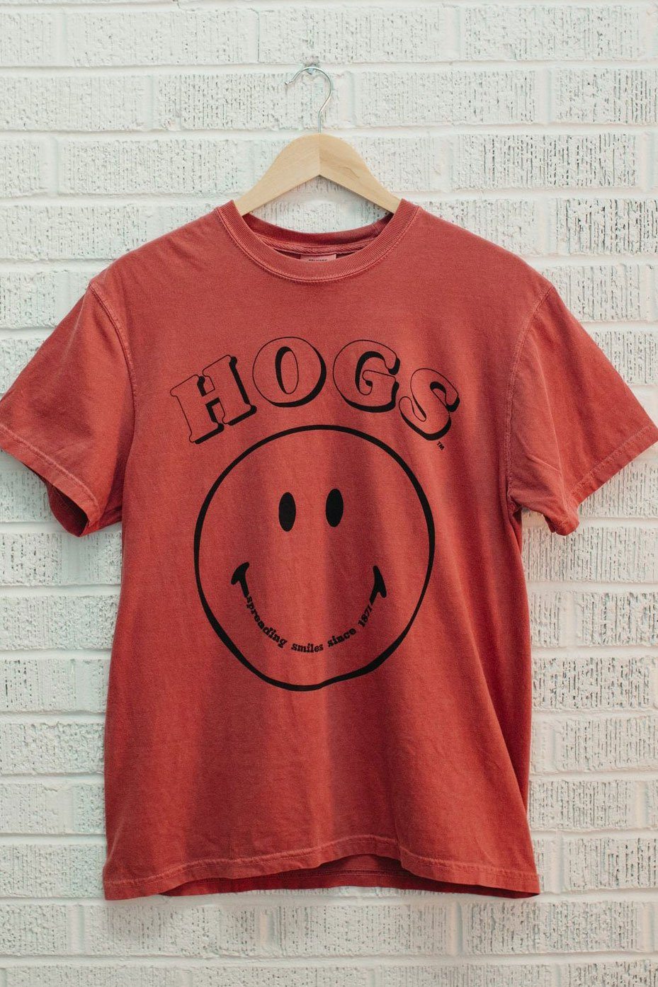 LIVY LU | Arkansas Smiles Tee - Red