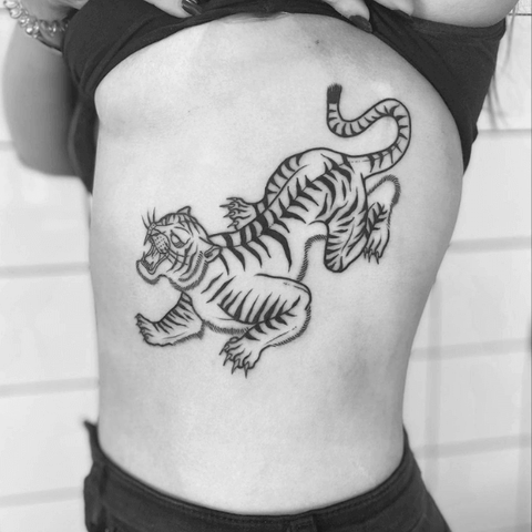 Tiger tattoo (@sashanicoletattoo)