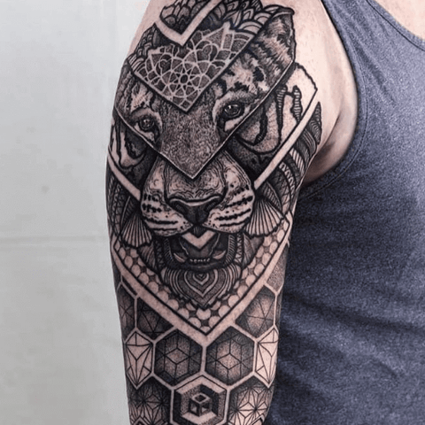 Tiger tattoo (@paulokink)