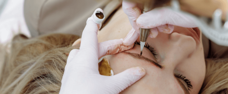 Permanent makeup eyebrow procedure