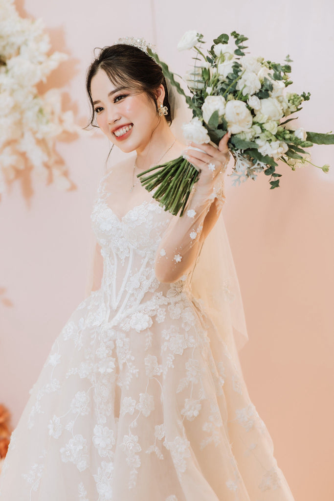 ICONIC MOMENTS FROM 2023: CUSTOM DRESSES AND BEAUTIFUL BRIDES Dream Dresses by PMN
