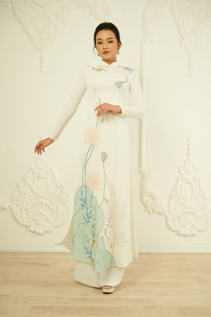 BRIDAL AO DAI VS TRADITIONAL AO DAI: EXPLORING THE CHARMS Dream Dresses by PMN