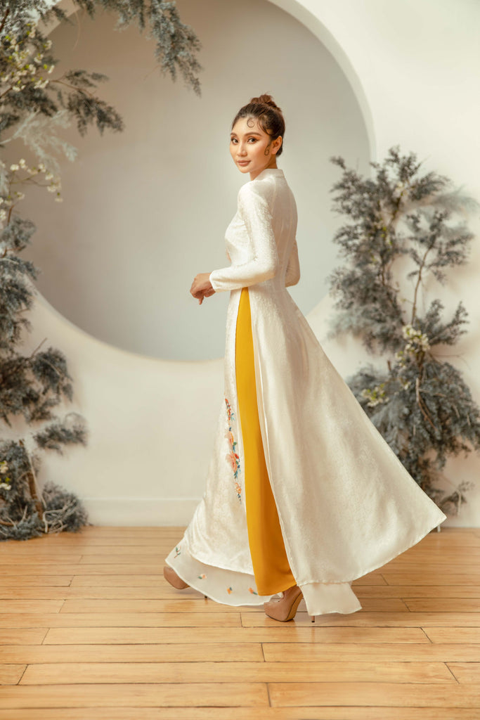 BRIDAL AO DAI VS TRADITIONAL AO DAI: EXPLORING THE CHARMS Dream Dresses by PMN