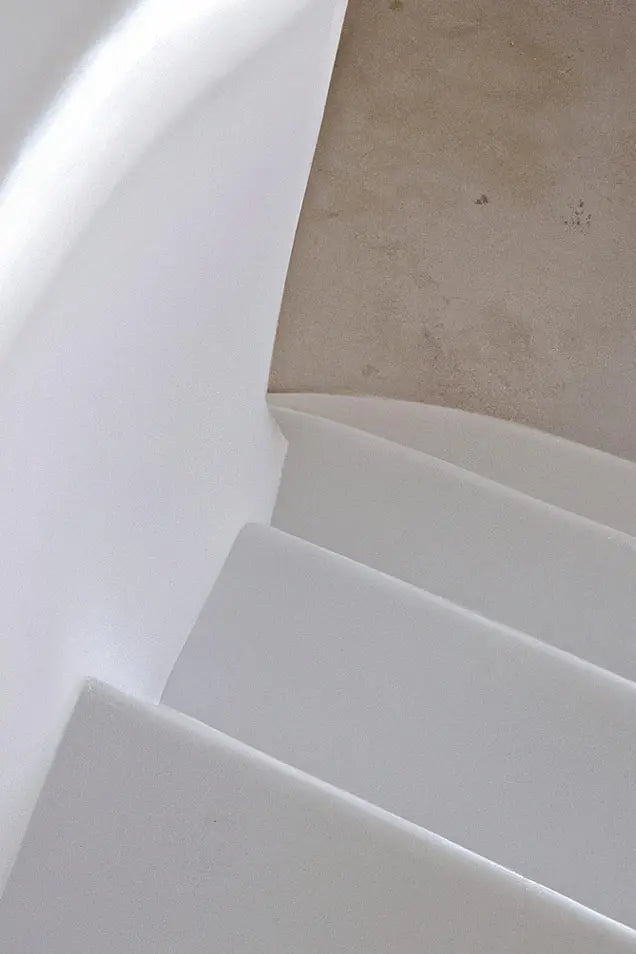 Escalier en béton ciré blanc de style bohémien