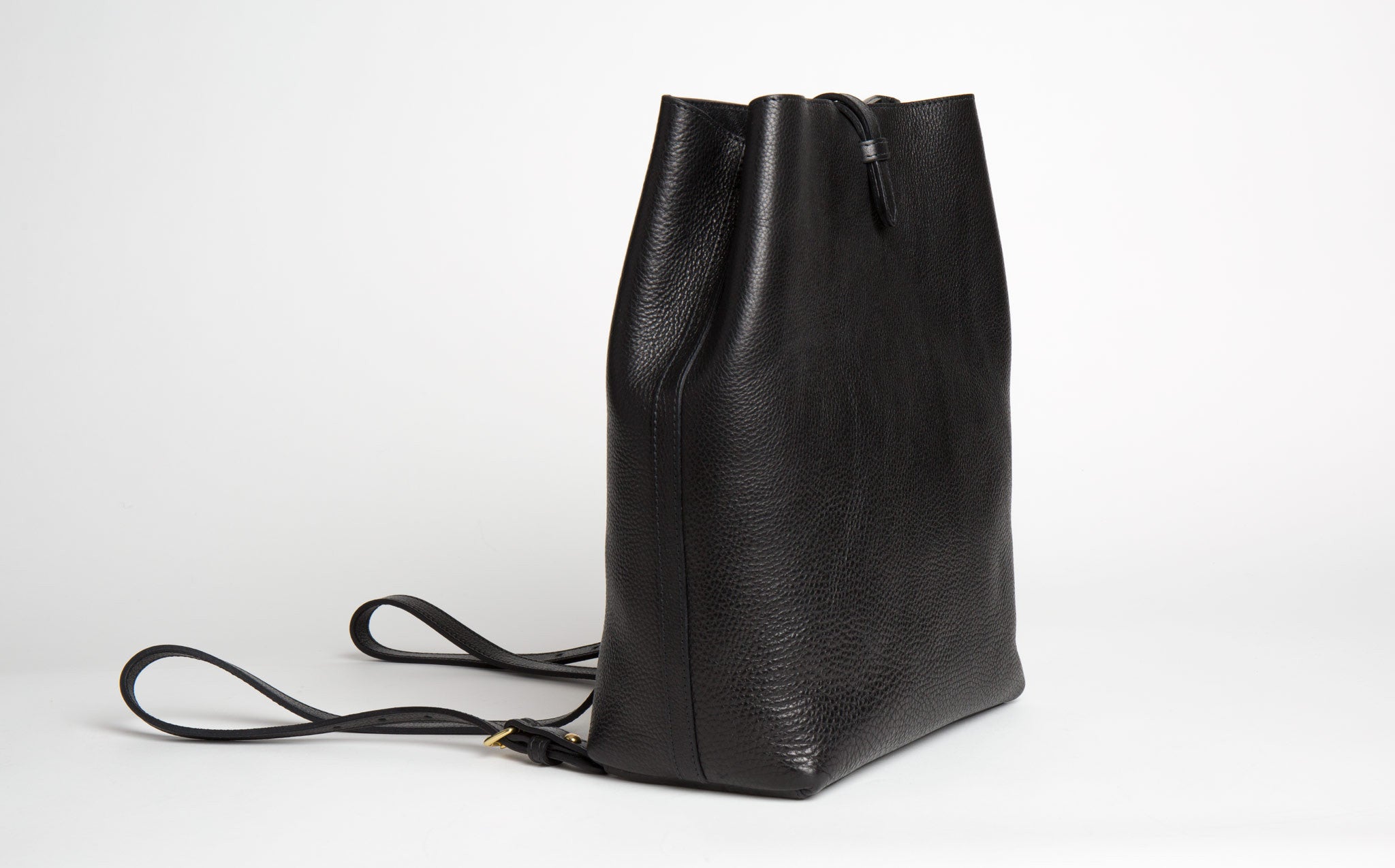 Lotuff Sling Leather Backpack | Kindred Black