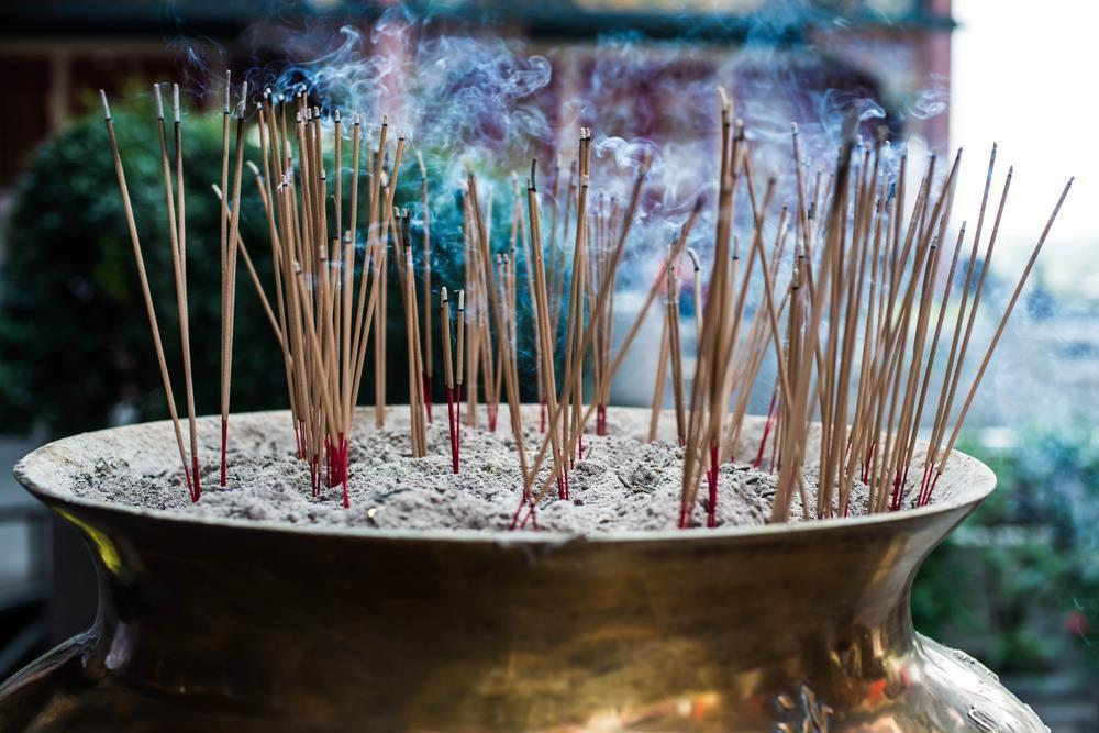 7 Best Incense Burners that ACTUALLY make MAGIC out of smoke AtPerry