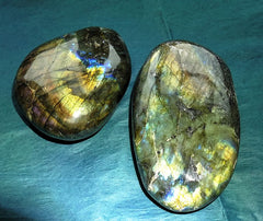 Sagittarius Birthstones: Gemstones for People Born in August