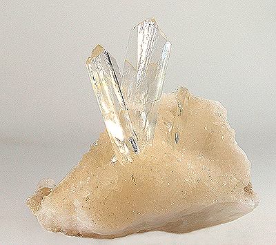 Healing Crystal Handbook: Selenite