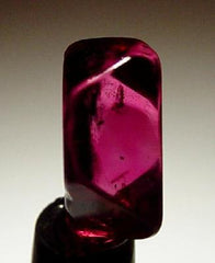 Healing Crystal Handbook: Spinel