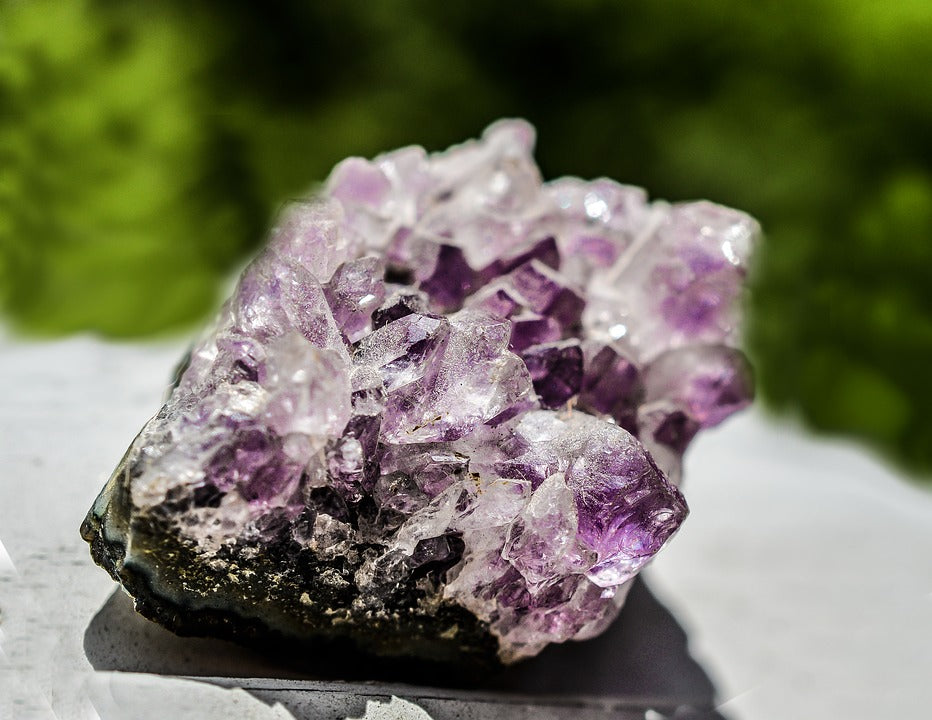 amethyst crystals courage mineral birthstone month crystal stone confidence rock quartz purple february colors bravery color birthstones healing chart utilize