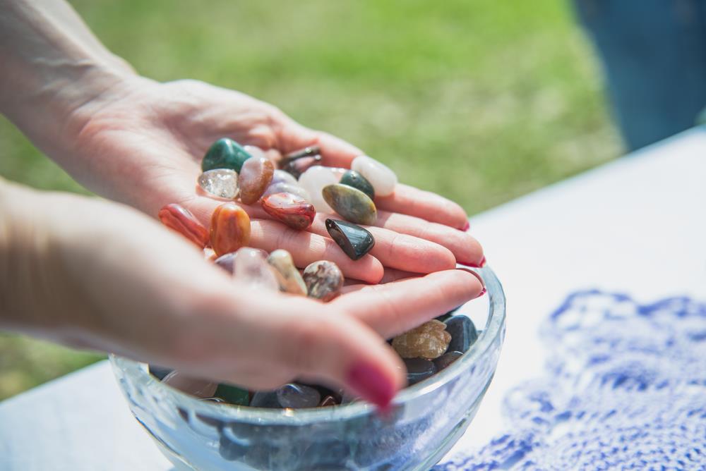 Quick Guide on 10 Ways To Clean Your Healing Crystals 