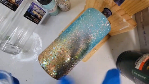 how to Two-Tone resin Tumblers with Glitter